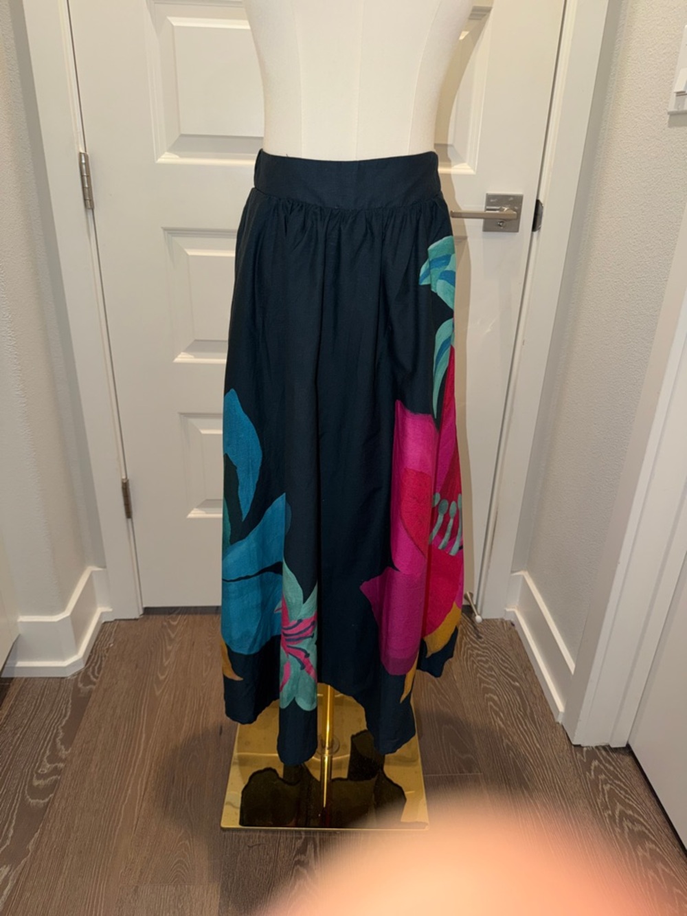 FARM Rio Floral Watercolor Midi Skirt Size S - Picture 4 of 9